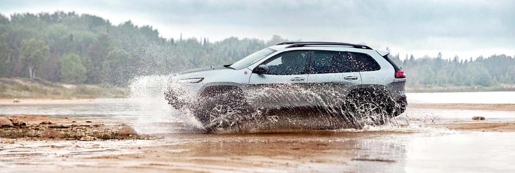 JEDŹ GDZIE CHCESZ. BEZ OGRANICZEŃ. Wybierz swoją własną drogę dzięki niezwykle rozbudowanej gamie wyrafinowanych systemów napędu 4x4.
