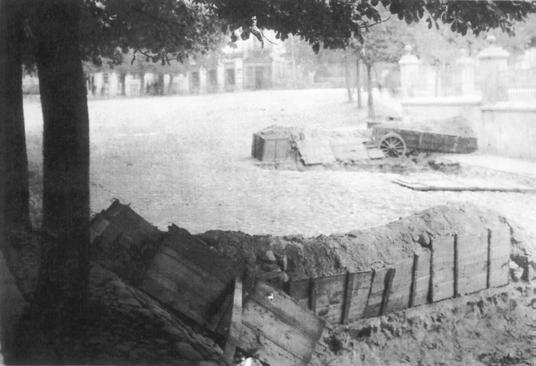 Grzegorz Gołębiewski OBRONA PŁOCKA 18-19 SIERPNIA 1920 R. W sierpniu 1920 r. wojna polsko bolszewicka wkraczała w decydującą fazę. Trwały ciężkie walki na przedmościu warszawskim.
