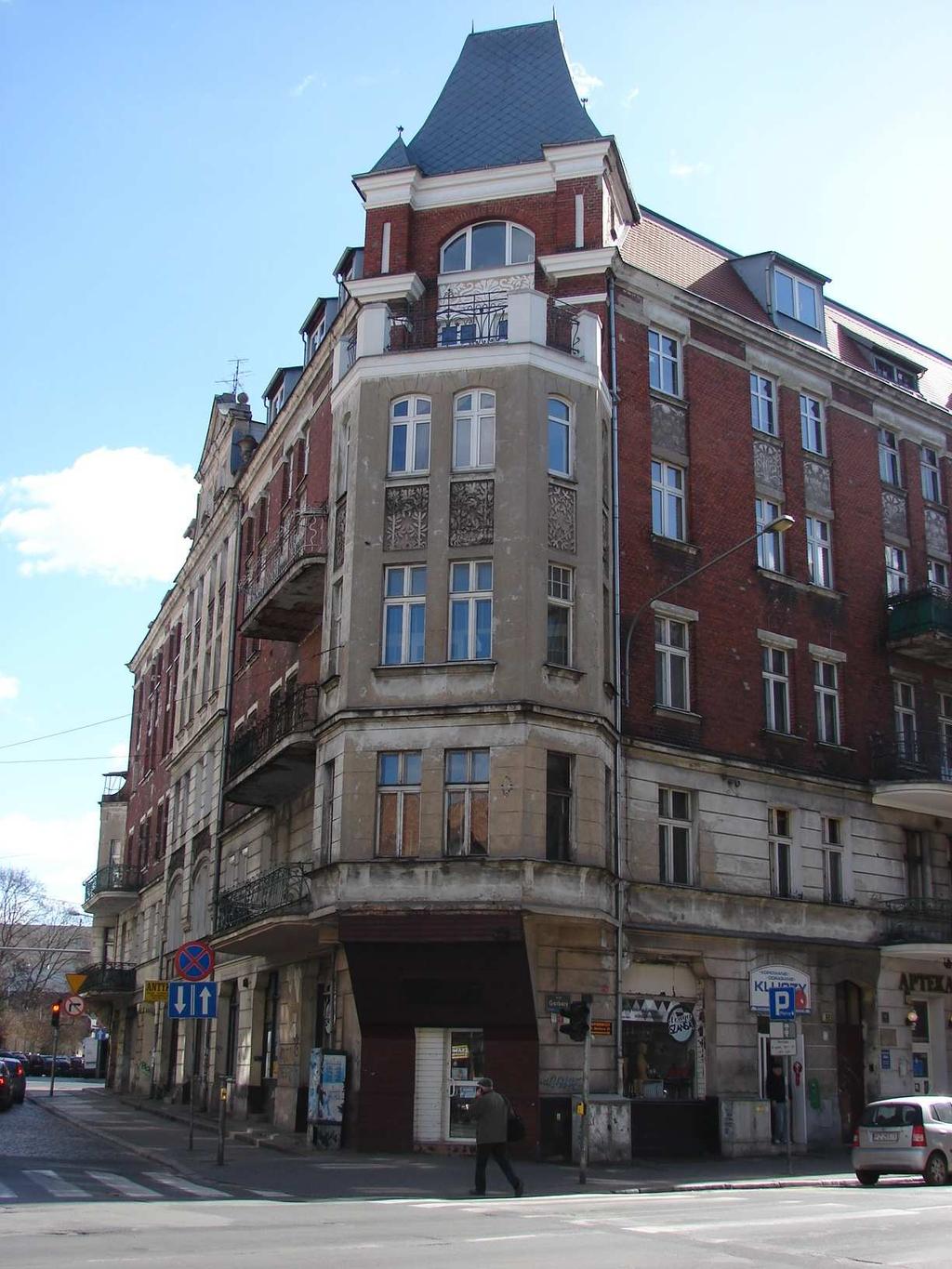 PROJEKT BUDOWLANY NAZWA INWESTYCJI: Remont ( renowacja/wymiana ) pięciu drzwi zewnętrznych na parterze kamienicy połoŝonej przy ulicy Grobla30/Garbary52 w Poznaniu znajdującej się w strefie ochrony