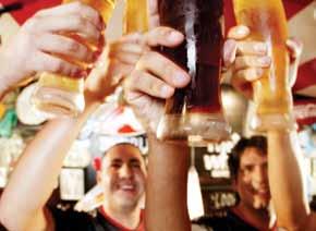 HISTORIA FRIDAYSTM U nas zawsze znajdziesz Happy Hours!