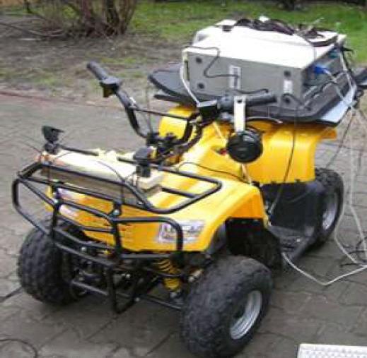 Historia projektu: Projekt powstał w 2006r. od tej pory powstały trzy wersje quada: - Quad wersja 1: W tej wersji quad właściwie sam nie wystartował.