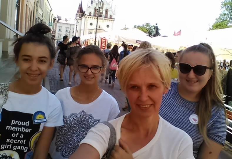 Poznajemy Ojcowiznę / Konkurs organizowany jest od początku lat 90-tych XX wieku przez Radę Programową do spraw Młodzieży Szkolnej Zarządu Głównego PTTK oraz redakcję Poznaj swój kraj Głównym jego