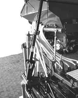 Znaczniki úladûw 3 AEROSEM 3000-4500: prosty mechanizm sterujπcy AEROSEM 6000: podwûjnie dzia ajπcy mechanizm sterujπcy w,,pozycji p ywajπcej,, 2 4 Multitronic II monitor wysiewu Prze πczanie i
