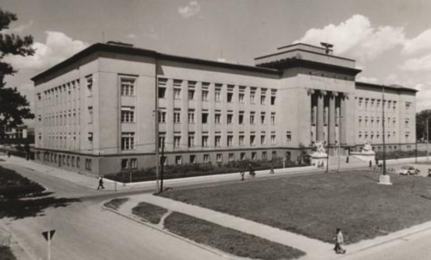 AKADEMIA GÓRNICZA PODCZAS OKUPACJI w latach 1939 1945 NAC: 2-2795 59. Widok na budynek gł.