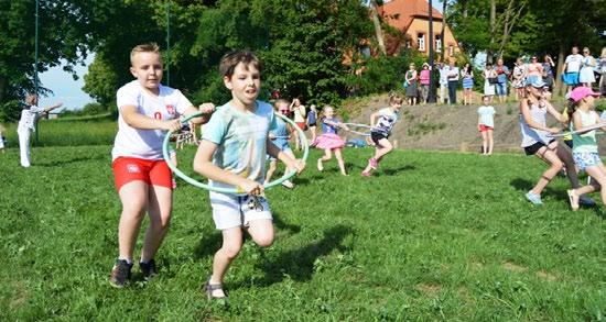 A wszystko to okraszone zostało IV Zlotem Zabytkowych Samochodów na Warmii przygotowanym przez Olsztyński Klub Motorowy.
