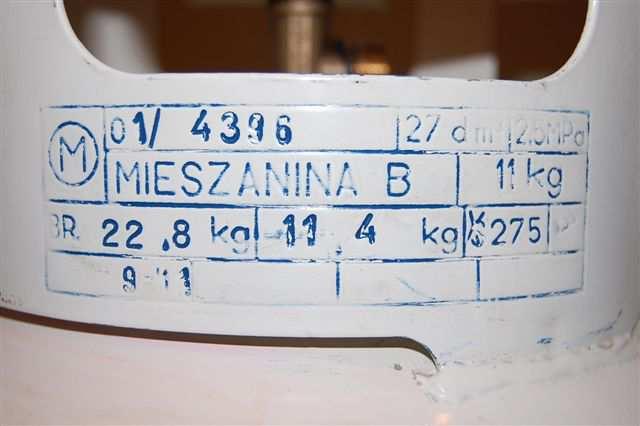 Własności fizyko-chemiczne gazu propan-butan Bezpieczna wymiana butli w wózkach zasilanych gazem LPG Mieszanina węglowodorów: głównie propanu C 3 H 8 oraz butanu C 4 H 10, Skrót LPG - Liquified