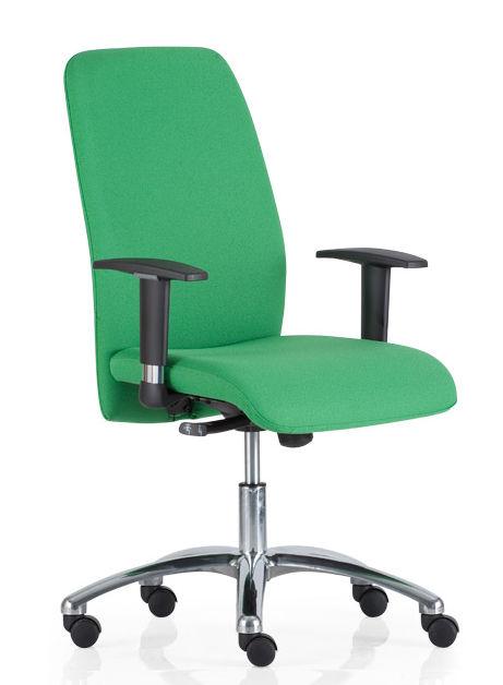 Slim Krzesło obrotowe Krzesło obrotowe standardowo wyposażone w mechanizm z regulacją góra dół, podstawę z tworzywa sztucznego oraz rolki twarde z hamulcem automatycznym.