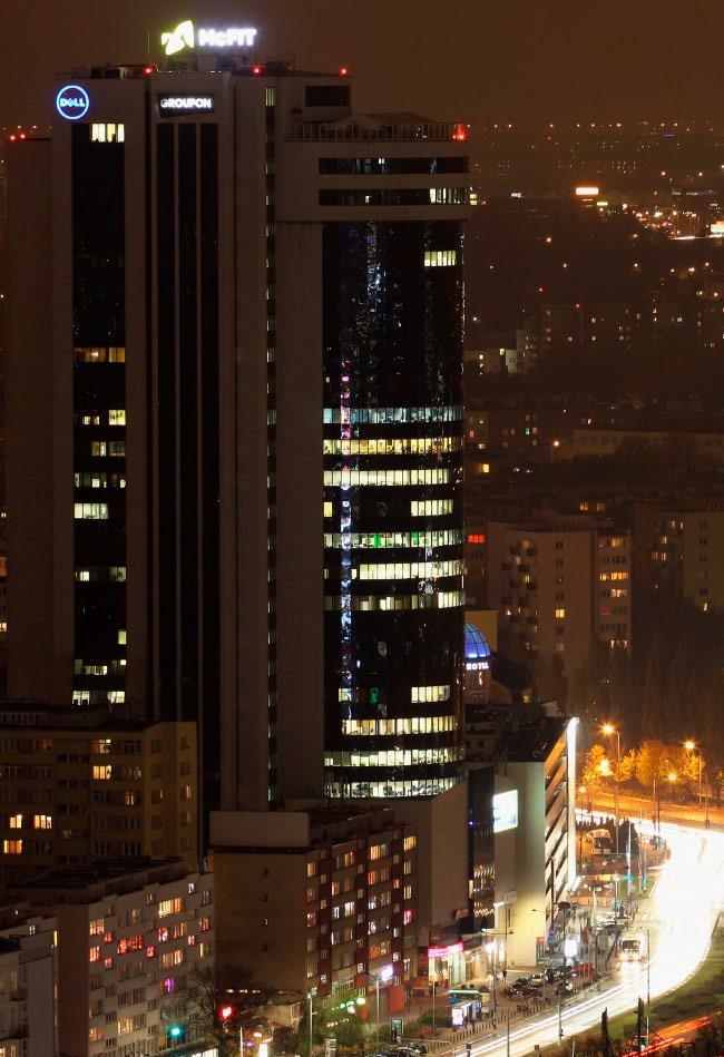 Dysponujemy przestrzenią bankietową dla 50 osób w sali głównej oraz 12 miejscami w sali VIP.