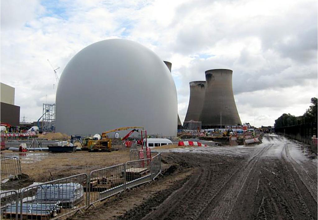 Rys. 3. Zbiornik na paliwo sypkie w elektrowni Drax, Wielka Brytania Fig. 3. Loose fuel tank in Drax Power Station, Great Britain Rys. 4. Zbiornik czaszowy w ADM Clinton Cogeneration Plant, USA Fig.