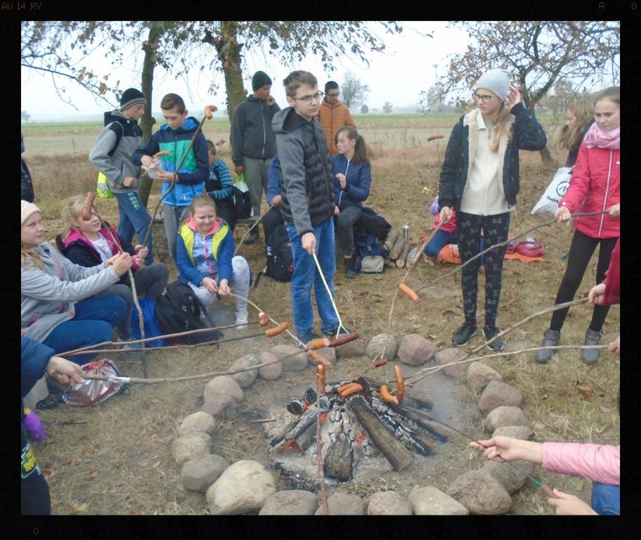 Poszczególne drużyny rozwiązywały krzyżówki tematycznie związane ze stoczoną w 1915 roku bitwą, musiały wykazać się umiejętnością orientacji w
