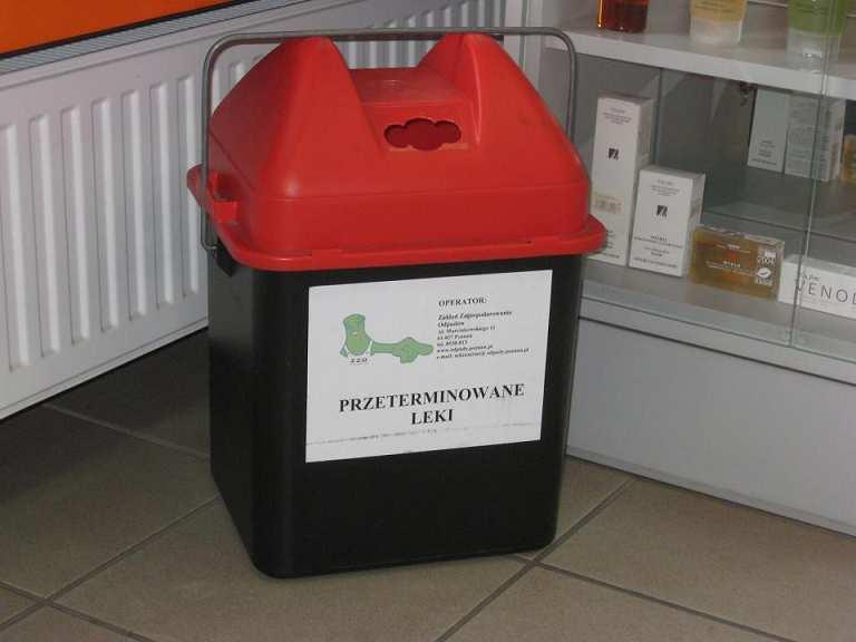Segregacja odpadów u źródła Selektywna zbiórka odpadów realizowana jest na terenie naszego Miasta w dwóch systemach, tak jak miało to miejsce dotychczas: system workowy obejmujący swym zasięgiem