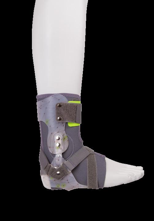 Anatomicznie wyprofilowane łuski oraz część stopowa stabilizują pobocznie staw skokowy ograniczając supinację i pronację stopy.