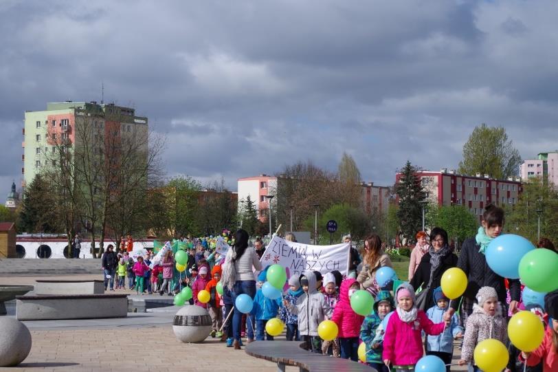Przekaz dotyczący korzyści płynących z segregacji odpadów jako formy ochrony środowiska, został sprofilowany do poszczególnych grup odbiorców i dostosowany do