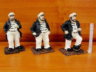 0/144 Figurka czaszka pirata / popielniczka z