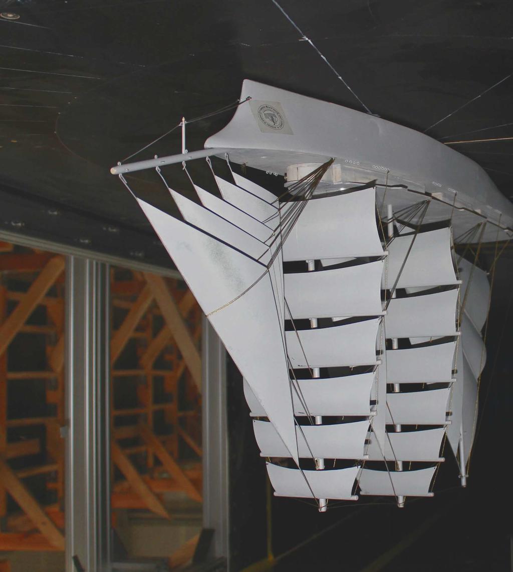 Tunel aerodynamiczny Charakterystyka obiektów badawczych Głębokowodny basen holowniczy Tunel aerodynamiczny umożliwia uzyskanie wiedzy o aerodynamice obiektów morskich lub lądowych stałych i