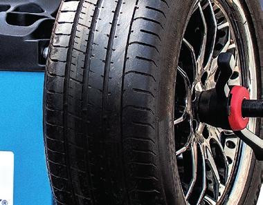 Wyważarki / Wheel Balancers Opcjonalnie: adapter do kół nieprzelotowych stożek do felg o dużym otworze centrującym adapter do