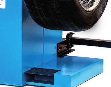 rim width 20 [inch] Czas pomiaru Measuring time 8 [s] Poziom hałasu Noise level 70 [db] Waga netto/brutto maszyny Net/Gross