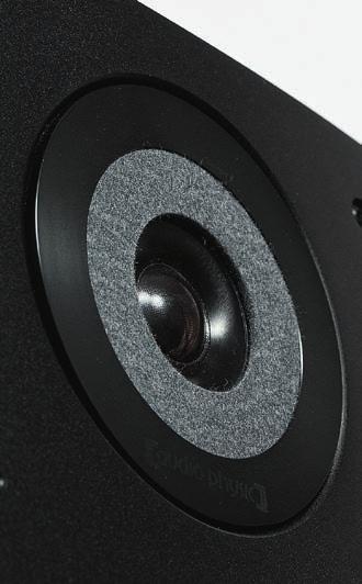 HIGH-END Zespoły głośnikowe 70 000 90 000 zł TEST ODSŁUCH Czasami przy opisie pierwszego urządzenia danej grupy zaznaczamy, że jest ono dobrym punktem wyjścia do dalszych porównań gdy gra w sposób