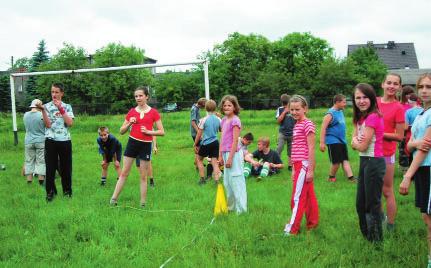Czerwiec w szko³ach i przedszkolach CZEKANÓW 1 czerwca obchodzono Dzieñ Dziecka, po³¹czony ze Szkolnym Dniem Sportu.