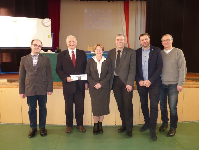 Fot. Jury XX Olimpiady EUROELEKTRA oraz uczniowie rozwiązują zadania. 12 kwietnia 2017 r. - w Zespole Szkół Ponadgimnazjalnych nr 6 im.