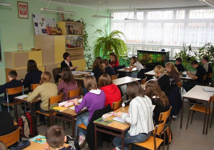 centra szkolenia zawodowego domy dziecka internaty i bursy domy studenckie placówki z pobytem dziennym placówki z pobytem