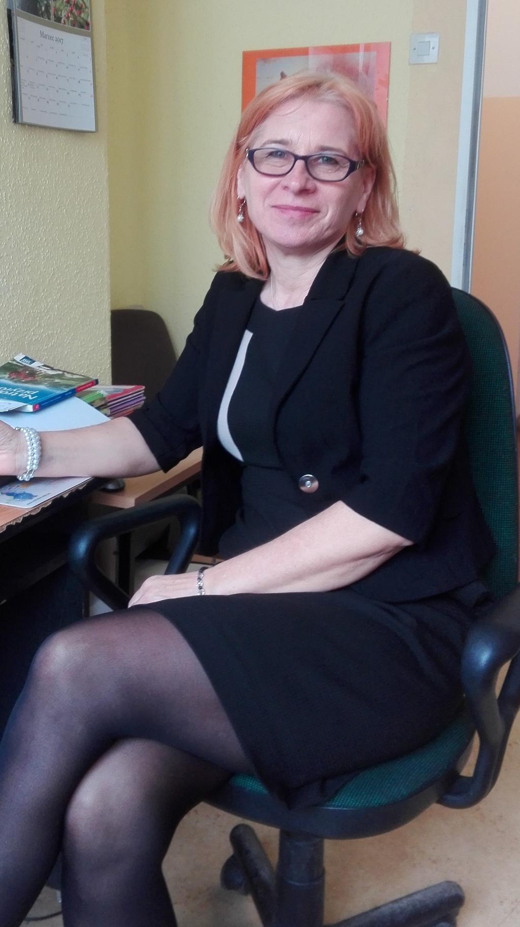 Gazeta Wrocławska Numer 2 0/208 Strona 2 Oto wywiad z p. Bogusławą Kapelarz, która przez 5 lat pełniła w naszej szkole funkcję wicedyrektora szkoły.