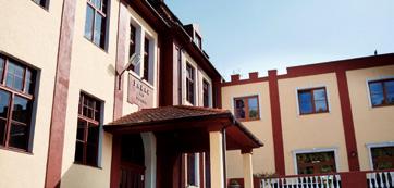 BAZA HOTELOWA PAŁAC NAD JEZIOREM CHOCIWEL palacnadjeziorem.