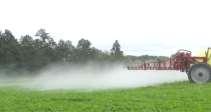 Czynniki znoszenia Atmosferyczne Pora zabiegu (nie zależy od operatora) prędkość i kierunek wiatru temperatura i wilgotność powietrza Podzespoły Wyposażenie (zależy od operatora) rozpylacze