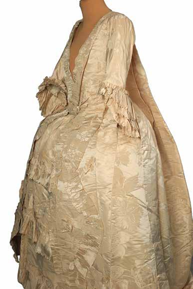 105 Suknia rokokowa Robe à la française,