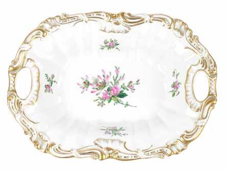 porcelana malowana naszkliwnie purpurą, śr. spodków 13,5 cm, wys.