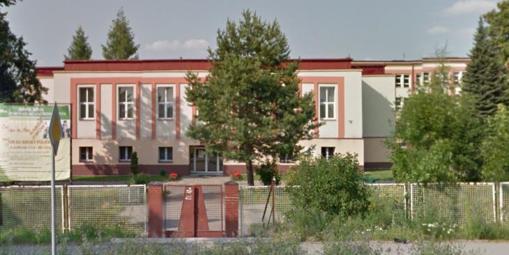 zabudowanej budynkiem trzykondygnacyjnym o powierzchni użytkowej 2796,32 m², objętej