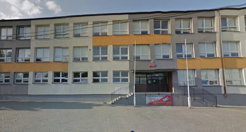 objęta KW KI1R/00036436/8 prowadzoną przez Sąd Rejonowy, V Wydział Ksiąg Wieczystych w Skarżysku-Kamiennej.