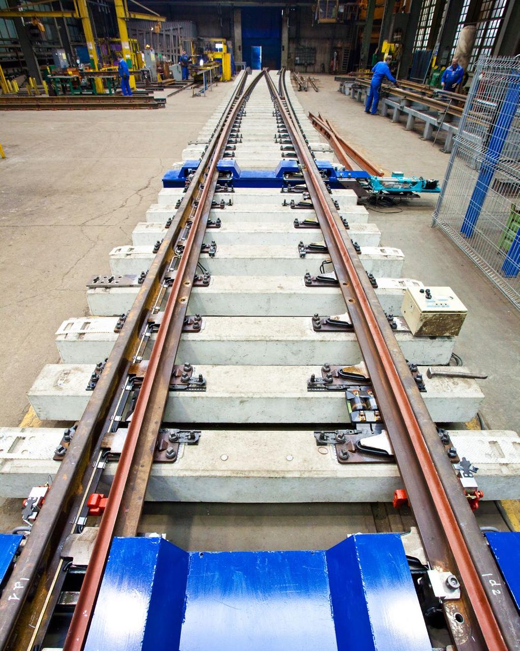 FIRMA THE COMPANY Kolejowe Zakłady Nawierzchniowe Bieżanów to jeden z największych polskich i europejskich producentów kluczowych elementów nawierzchni szynowych dla kolei, przemysłu oraz miejskiego