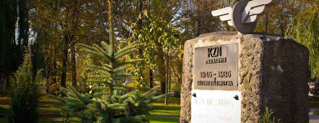 HISTORIA = DOŚWIADCZENIE HISTORY = EXPERIENCE Spółka dysponuje unikalnym kapitałem w postaci ponad siedemdziesięciu lat działalności w sektorze nawierzchni kolejowych.
