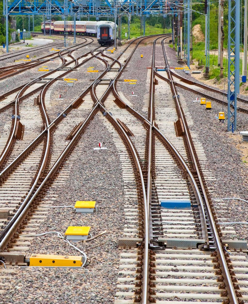 OBSZARY DZIAŁALNOŚCI BUSINESS AREAS Kolej rozjazdy, układy torowe, elementy infrastruktury torowej, innowacyjna logistyka rozjazdowa - Switcher Railway turnouts, track systems, track infrastructure