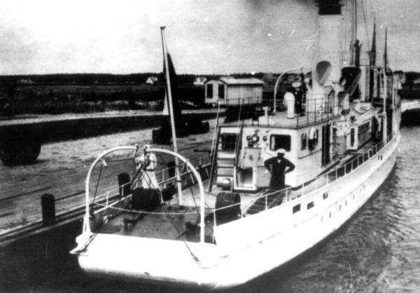 W 1931 roku rolę okrętu hydrograficznego od wysłużonego ORP Pomorzanina przejął trałowiec ORP Mewa, jeden poniemieckich trałowców, zbudowanych w 1918 roku i zakupionych przez Polskę w 1920 roku.