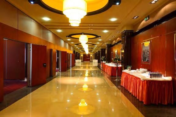 Hotel dysponuje powierzchnią na uroczystą galę wieczorną oraz Chatami