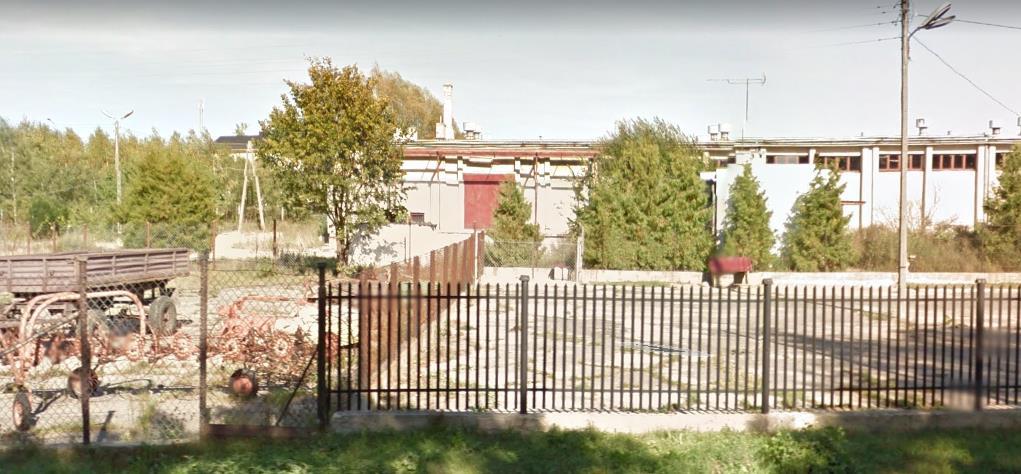 Fotografia 3. Nieużytkowane budynki poprzemysłowe w Sochocinie. Źródło: Google Street View. Tabela 28. Wskaźniki obrazujące problemy przestrzenno- funkcjonalne na terenie gminy Sochocin.