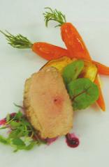 Filet z kaczki na purée z fasoli z sosem z owoców leśnych, dressingiem z rukoli, chipsem z topinamburu oraz z glazurowaną marchewką 120 minut 750 g fileta z kaczki 750 g fasoli Piękny Jaś z Doliny