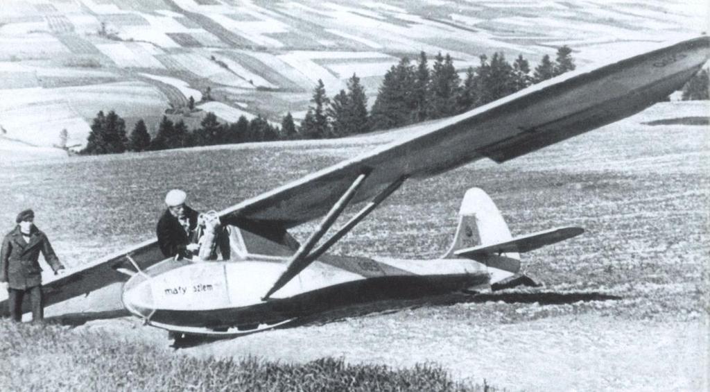 Pilot: Szczepan Grzeszczyk, szybowiec: SG-21 Lwów.