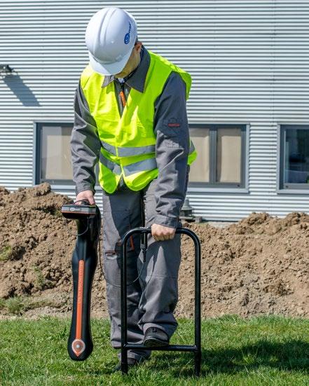 Wyposażenie standardowe miernika: fuerał L-9 WAFUTL9 Nowy model z serii LKZ - mocniejszy i łatwiejszy w użyciu! Różnorodność oraz zagęszczenie infrastruktury instalacji podziemnych wciąż wrasta.