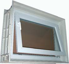 Okno z ościeżnicą typ ZDK Okno ościeżnicowe ze skrzydłem uchylno-otwieralnym typu ZDK Wysokiej jakości białe okno z tworzywa sztucznego, profil 3- lub 5-komorowy, przesunięte względem siebie profile