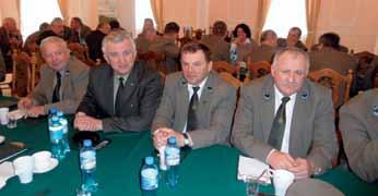 wniosków (Na pierwszym planie) Delegaci z
