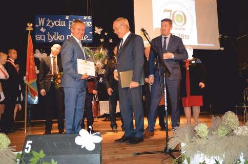 To już 70 lat! Jubileusz namysłowskiego Rolnika Dzień kukurydzy w Rolniku W Zespole Szkół Rolniczych w Namysłowie 20 października br. odbył się Dzień Kukurydzy współorganizowany z Firmą PROCAM.
