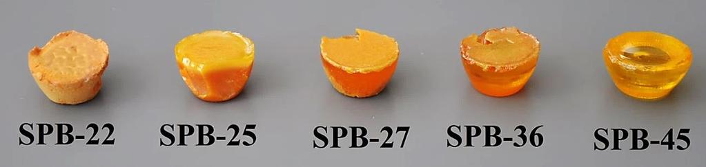 Rys. 32. Przykładowe wyniki próby syntezy zespołowej szkieł ołowiowo bizmutowo krzemianowych. Tabela 5. Opis materiału otrzymanego w wyniku syntezy zespołowej.