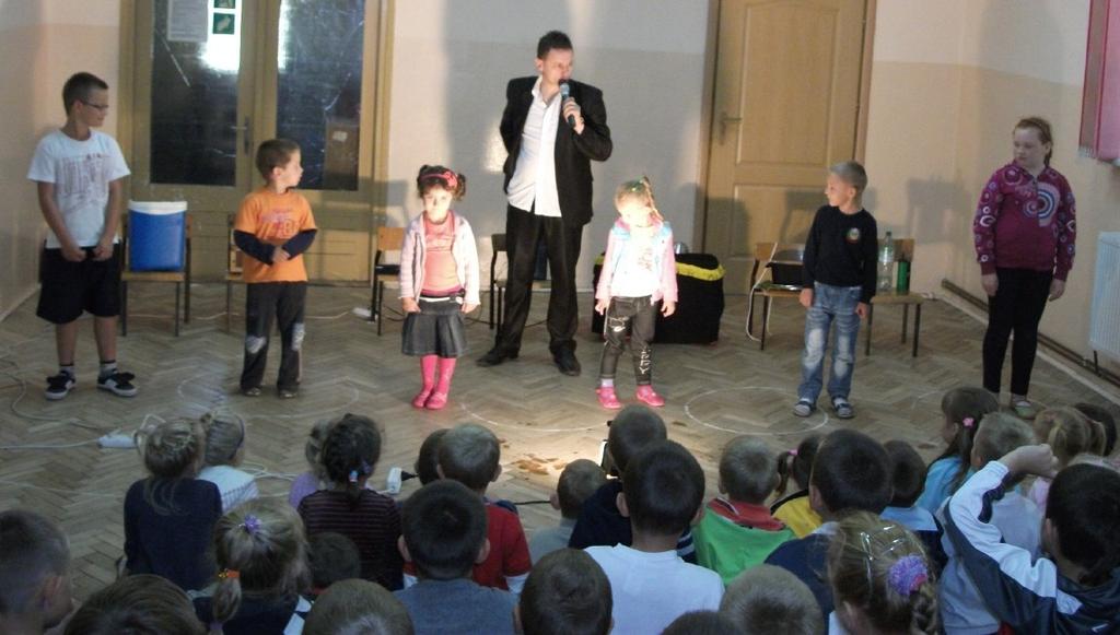 Zawody na Orliku - IV miejsce 13 września 2011 roku w Brzostku na szkolnym Orliku miały miejsce zawody piłkarskie.