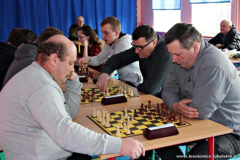 W turnieju udział wzięły reprezentacje z trzech gmin powiatu chełmskiego: Dorohuska, Leśniowic i Wojsławic. Drużyny składały się z czterech zawodników: dwóch seniorów, juniora i kobiety.