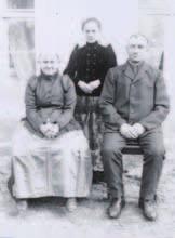 Dziewczęta i kobiety pod ubraniem nosiły koszule z surowego płótna, tak zwane ciasnochy 165. Wesele Marii Kulig i Franciszka Jonienca (13.07.1920 rok), Stare Siołkowice Bedaszka.
