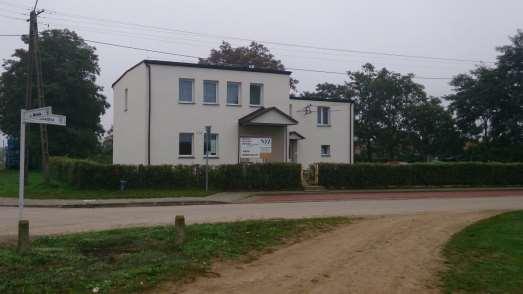 Dodatkowo w miejscowości Wyszki znajduje się prywatny gabinet stomatologiczny świadczący usługi dla mieszkańców Gminy. W Wyszkach Funkcjonuje także ogólnodostępna apteka prywatna.