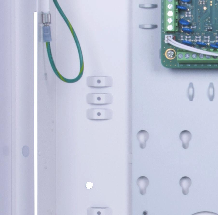 RADION działającymi na częstotliwości 433 MHz i czjkami przewodowymi firmy Bosch.